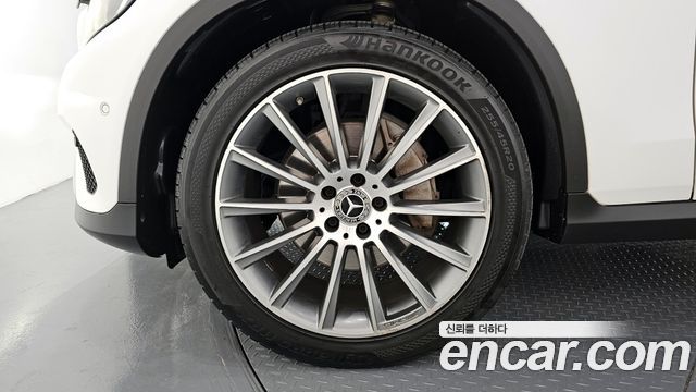 Mercedes-Benz GLC-Class GCL300 4MATIC Coupe