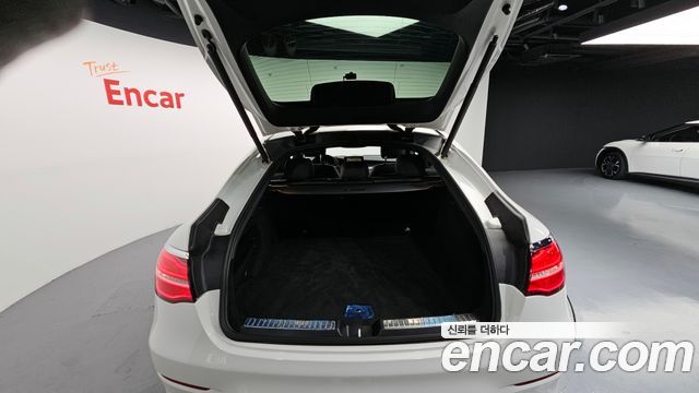 Mercedes-Benz GLC-Class GCL300 4MATIC Coupe