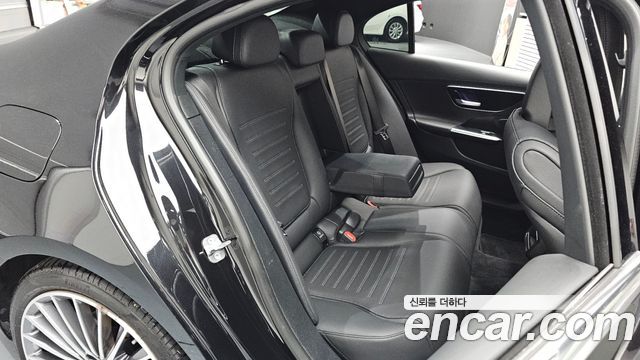 Mercedes-Benz C-Class C300 4MATIC AMG Line