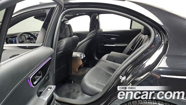 Mercedes-Benz C-Class C300 4MATIC AMG Line
