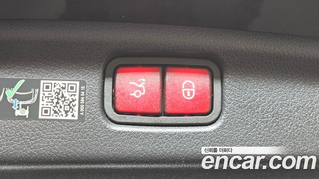 Mercedes-Benz C-Class C300 4MATIC AMG Line