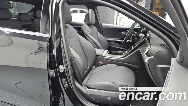 Mercedes-Benz C-Class C300 4MATIC AMG Line