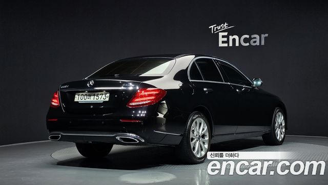 Mercedes-Benz E-Class E220d 4MATIC Exclusive