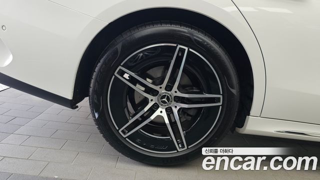 Mercedes-Benz E-Class E200 AMG Line