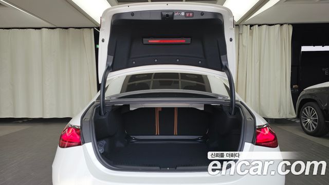 Mercedes-Benz E-Class E200 AMG Line