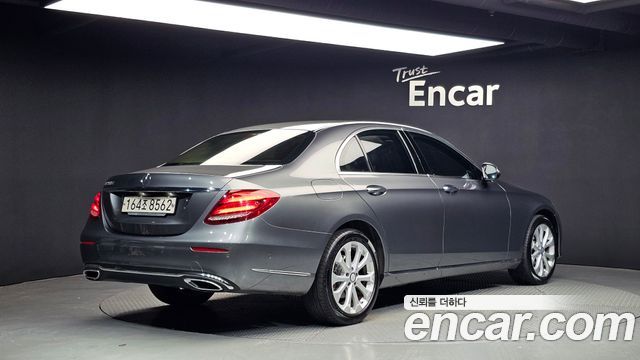 Mercedes-Benz E-Class E220d Exclusive