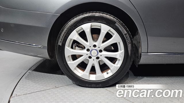 Mercedes-Benz E-Class E220d Exclusive