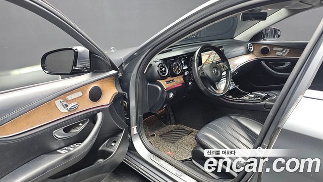 Mercedes-Benz E-Class E220d Exclusive