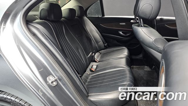 Mercedes-Benz E-Class E220d Exclusive