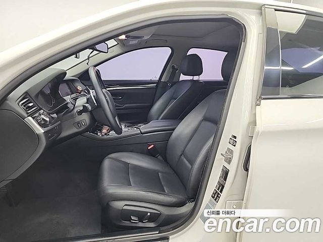 BMW 5-Series 528i xDrive M Aero Dynamic