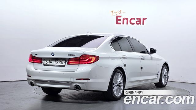 BMW 5-Series 530i xDrive Luxury Plus