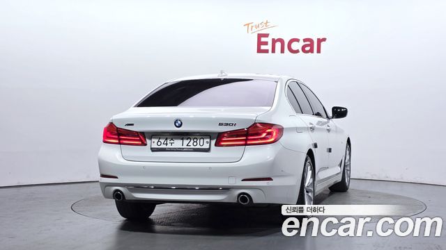 BMW 5-Series 530i xDrive Luxury Plus