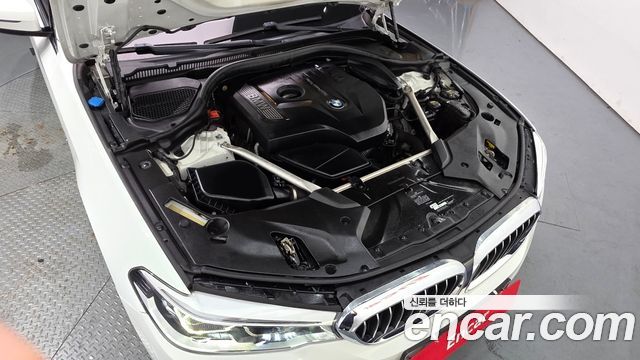 BMW 5-Series 530i xDrive Luxury Plus