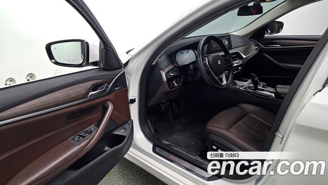 BMW 5-Series 530i xDrive Luxury Plus