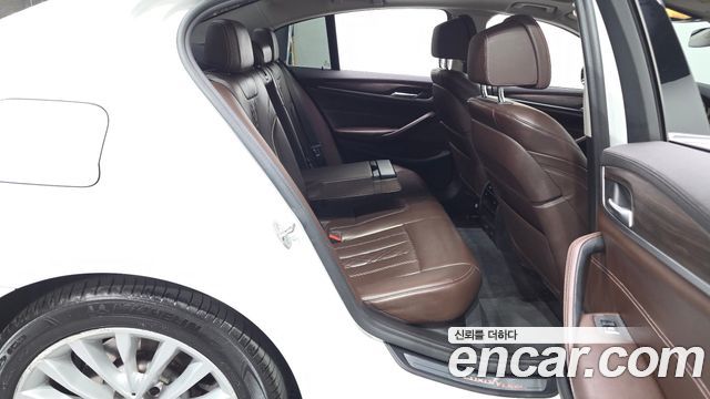 BMW 5-Series 530i xDrive Luxury Plus