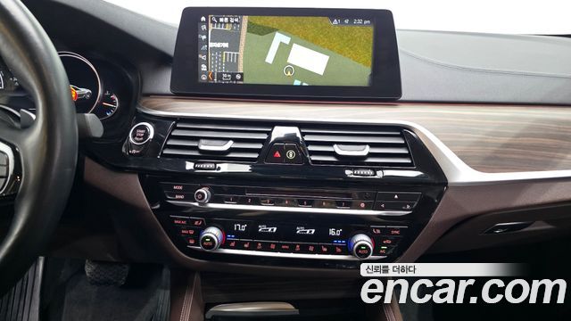 BMW 5-Series 530i xDrive Luxury Plus