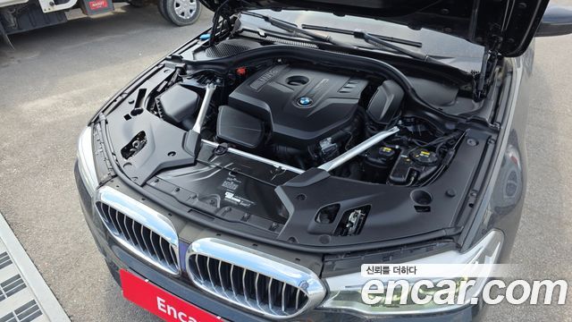 BMW 5-Series 530i xDrive Luxury Plus