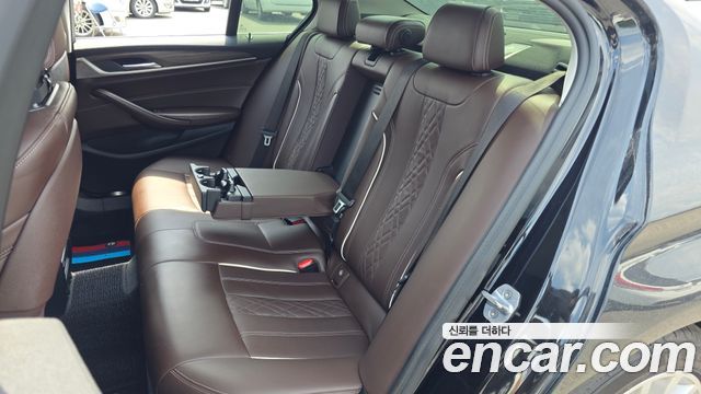 BMW 5-Series 530i xDrive Luxury Plus