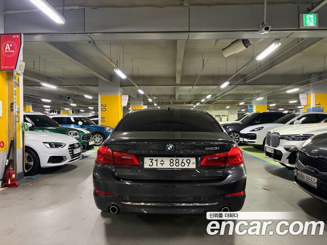 BMW 5-Series 520i Luxury