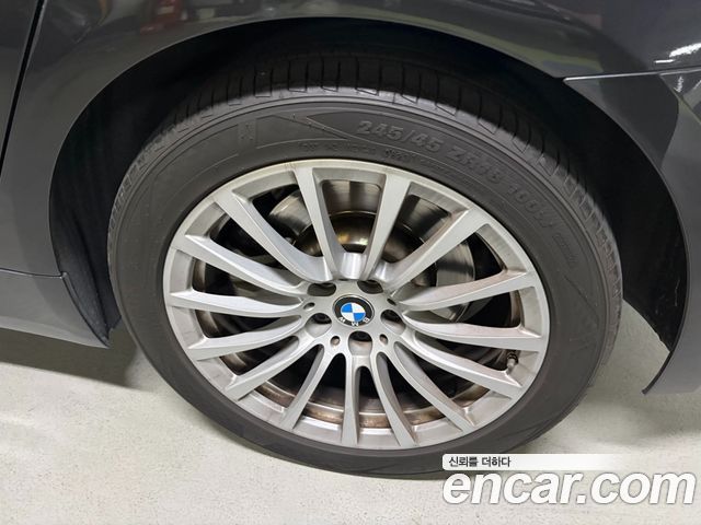 BMW 5-Series 520i Luxury