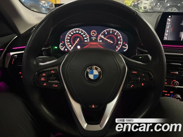 BMW 5-Series 520i Luxury