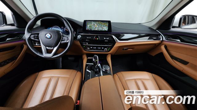 BMW 5-Series 520i Luxury