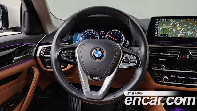 BMW 5-Series 520i Luxury