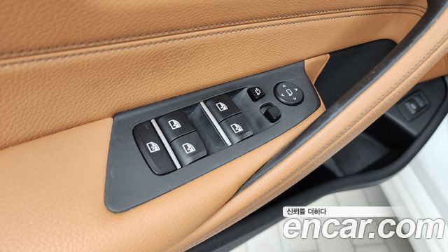 BMW 5-Series 520i Luxury