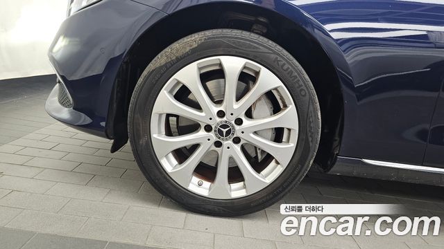 Mercedes-Benz E-Class E300 Exclusive