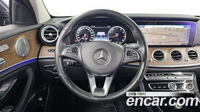 Mercedes-Benz E-Class E300 Exclusive