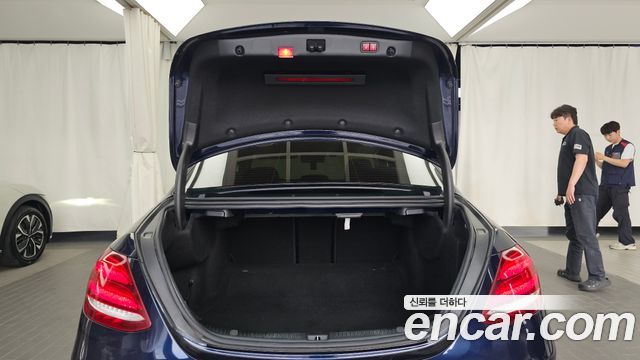 Mercedes-Benz E-Class E300 Exclusive