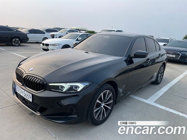 BMW 3-Series 320i