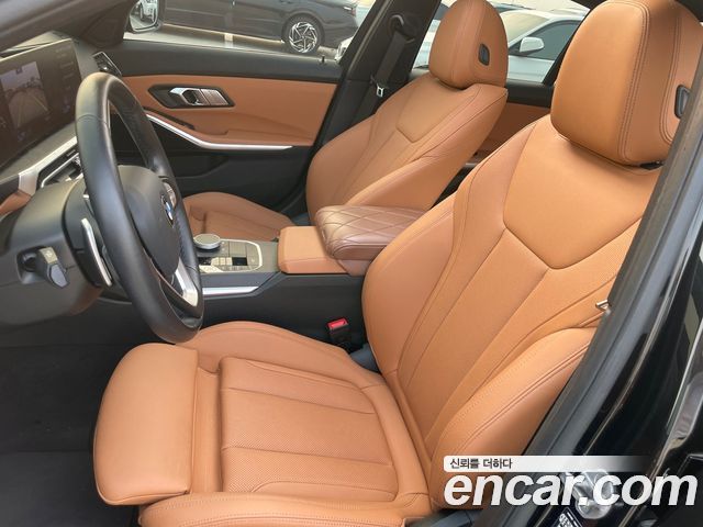 BMW 3-Series 320i