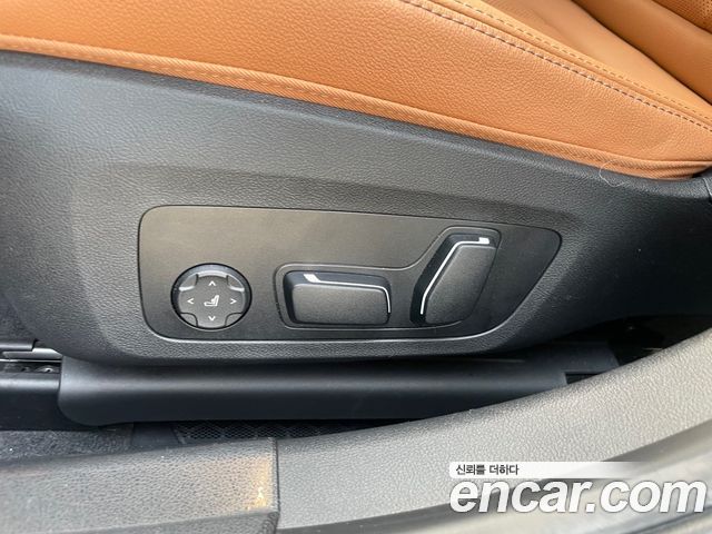 BMW 3-Series 320i