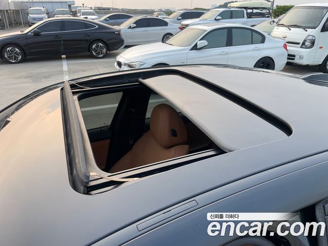 BMW 3-Series 320i