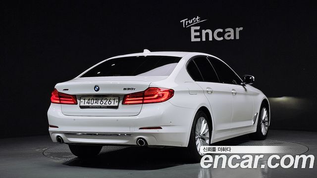 BMW 5-Series 530i xDrive Luxury Plus