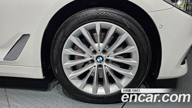 BMW 5-Series 530i xDrive Luxury Plus