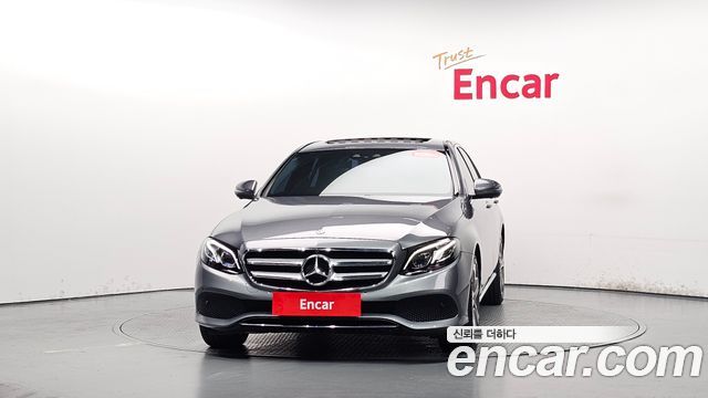 Mercedes-Benz E-Class E300 4MATIC Avnatgarde
