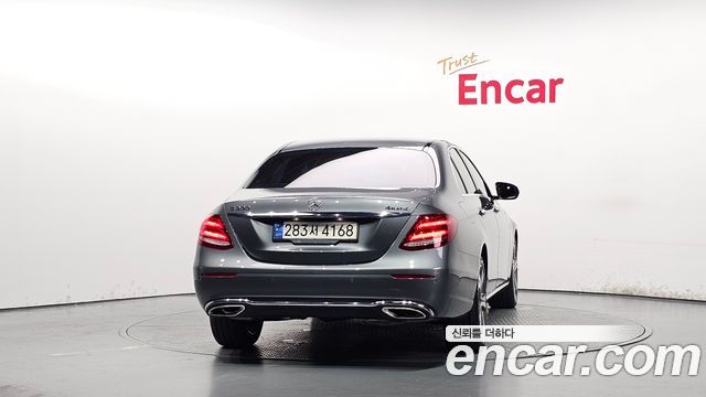 Mercedes-Benz E-Class E300 4MATIC Avnatgarde