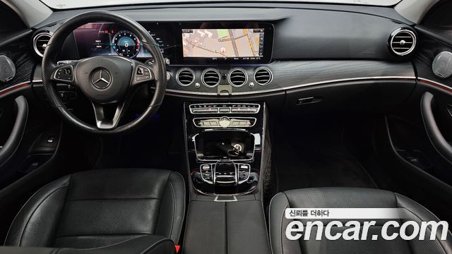 Mercedes-Benz E-Class E300 4MATIC Avnatgarde
