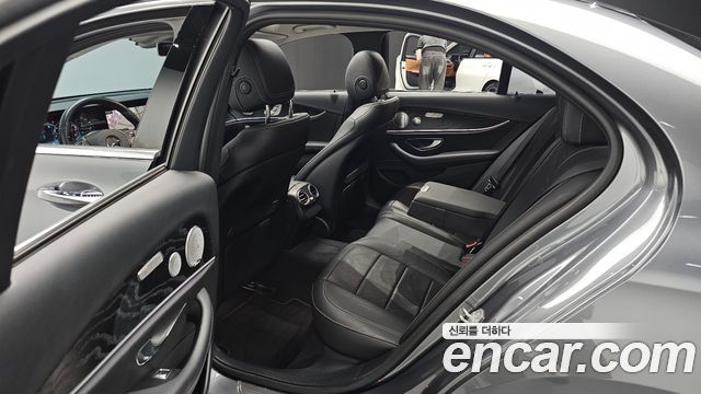 Mercedes-Benz E-Class E300 4MATIC Avnatgarde