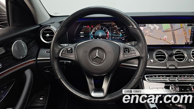 Mercedes-Benz E-Class E300 4MATIC Avnatgarde
