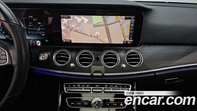 Mercedes-Benz E-Class E300 4MATIC Avnatgarde