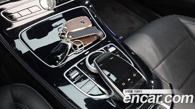 Mercedes-Benz E-Class E300 4MATIC Avnatgarde