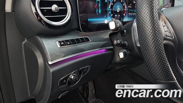 Mercedes-Benz E-Class E300 4MATIC Avnatgarde