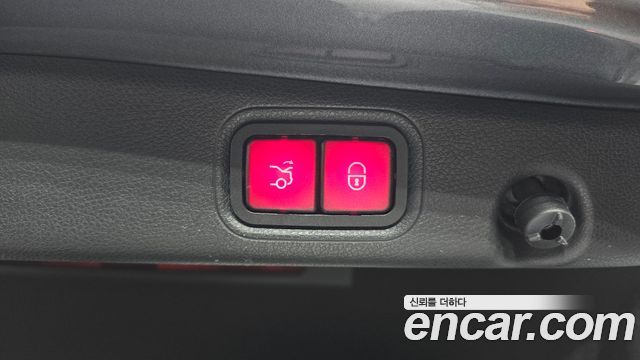 Mercedes-Benz E-Class E300 4MATIC Avnatgarde