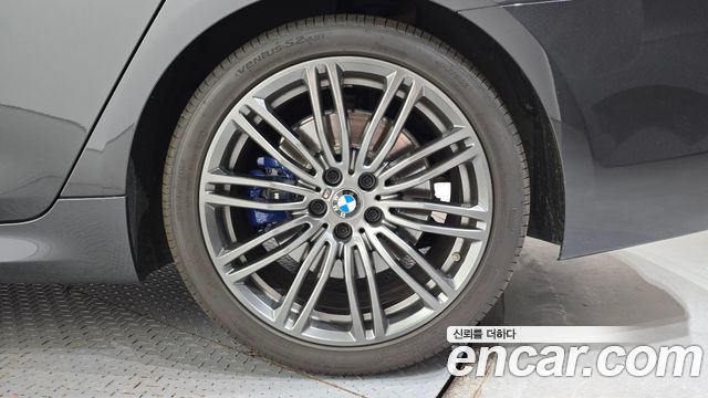 BMW 5-Series 530i xDrive M Sport Package Plus