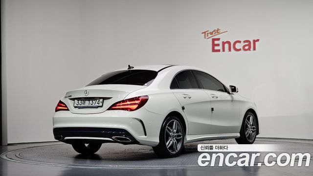 Mercedes-Benz CLA-Class CLA220 AMG Line