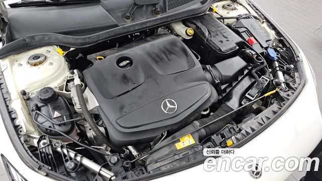 Mercedes-Benz CLA-Class CLA220 AMG Line