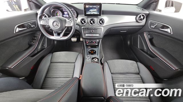 Mercedes-Benz CLA-Class CLA220 AMG Line